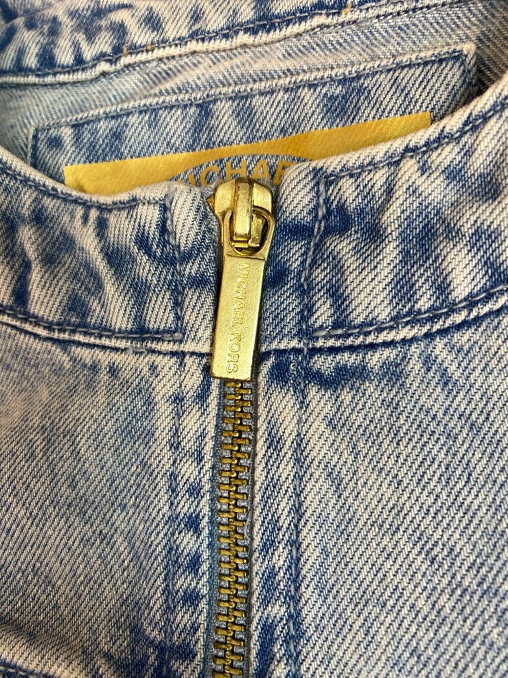 Michael Kors Cropped Denim Jacket Light Wash Gold Zip Utility Size S - Picture 5 of 8